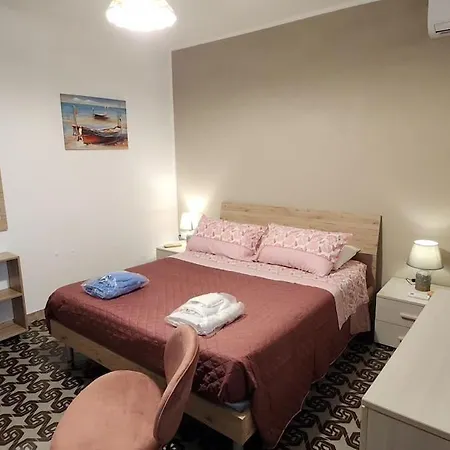 بيت للعطل La Casetta Di Marilena *